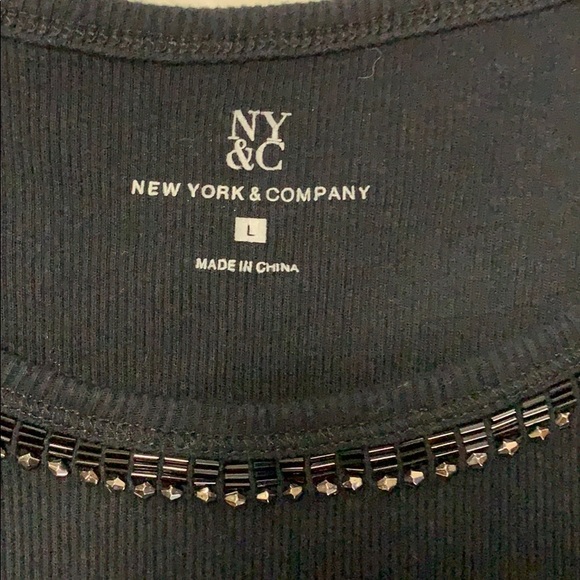 🔥NY&Co Black Tank Gray and Black Studs/Beads SzL - Picture 2 of 7